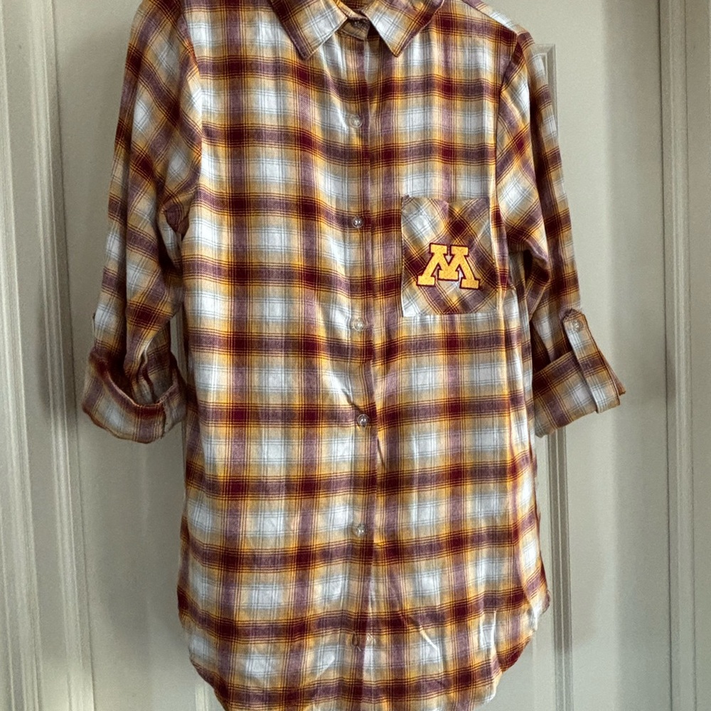 Minnesota Gophers maroon & gold plaid shirt.  Women’s small. New without tags.